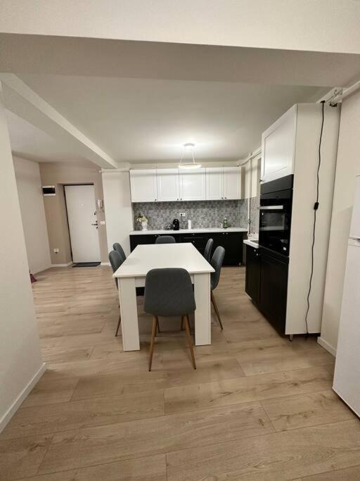 Ultracentral Luxury Apartament Timisoara Exterior photo